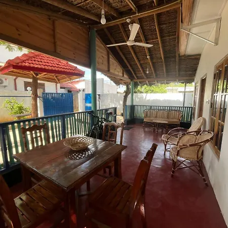 Aara Holiday Home Trincomalee Exterior photo